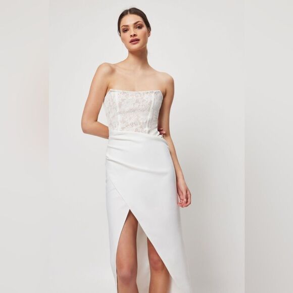 NWT $220 Elliatt Carsyn Strapless Bodycon‎ Cocktail Dress nude white corset midi - Picture 1 of 11